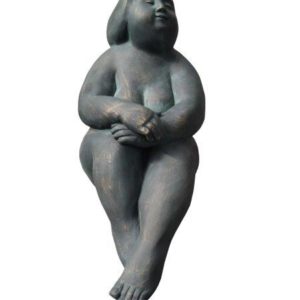 פסל אישה מלאה