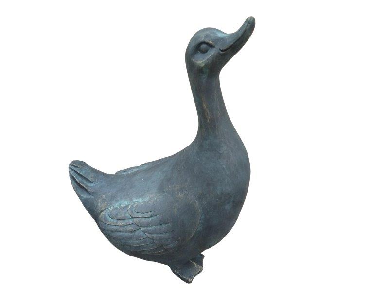 פסל ברווז עומד