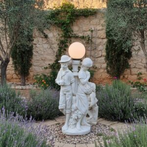 פסל מנורה - ילד וילדה