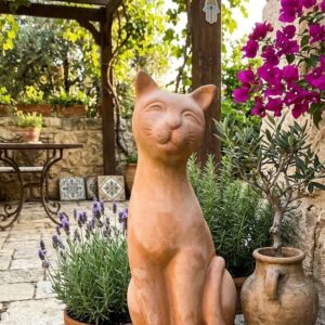 פסל חתול בגוון טרקוטה