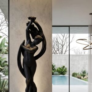 אישה בתנועה עם צעיף