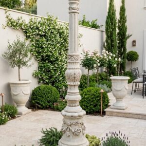 עמוד אבן מפוסל איטלקי