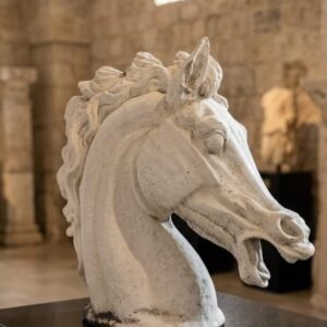פסל ראש סוס איטלקי