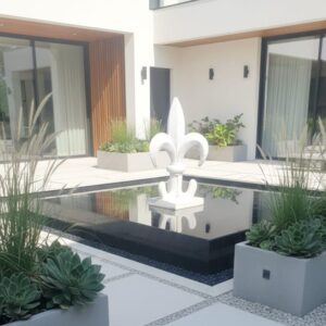 סמל מלוכה מאבן בצבע לבן