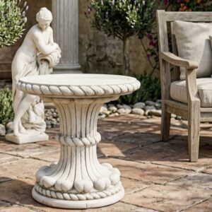 מעמד אבן איטלקי מעוטר